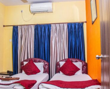 Book AC Deluxe Twin Rooms near Kolkata Airport-Babul Hotel